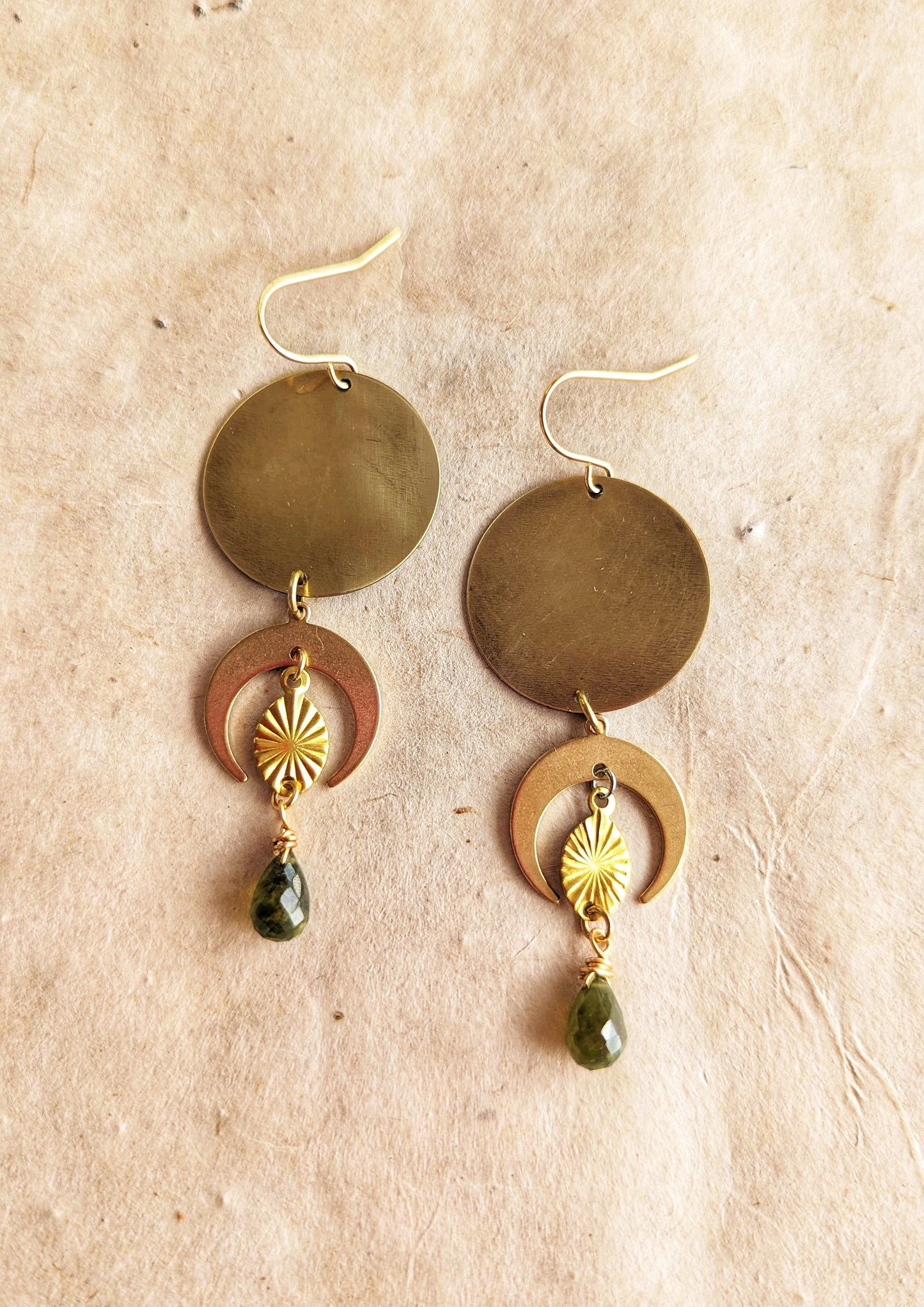 Pendants d'oreilles ronds en laiton Calypso