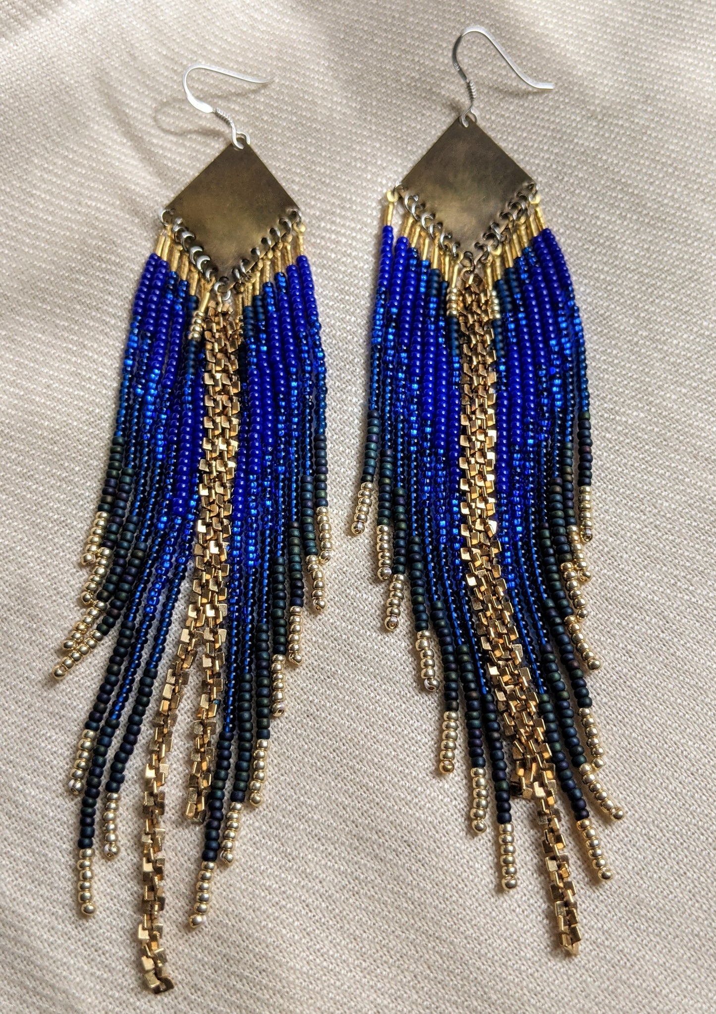 Boucles d'oreilles perlées bleu océan profond Sylvia