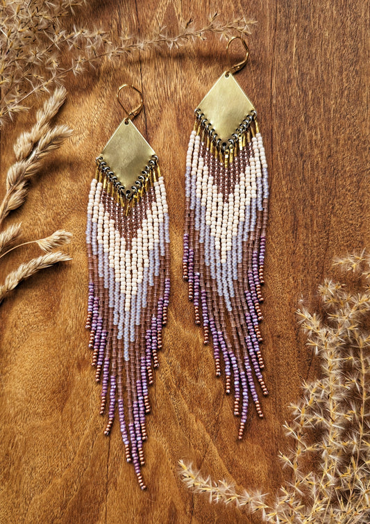 de Beauvoir Fliederfarbene Perlenohrringe