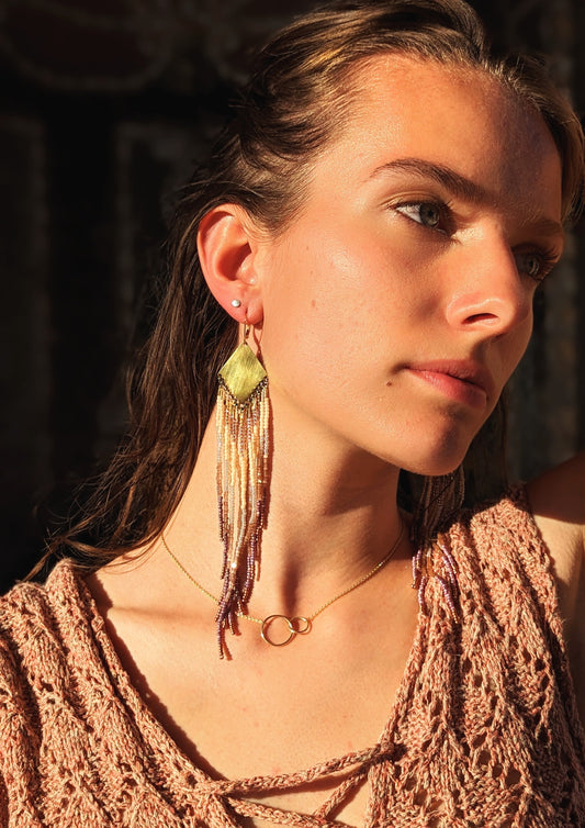 de Beauvoir Boucles d'oreilles perlées lilas 