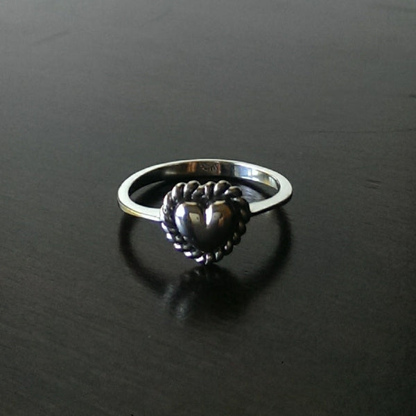 sterling silver boho style dainty heart ring outlined with a twisted rope - free shipping