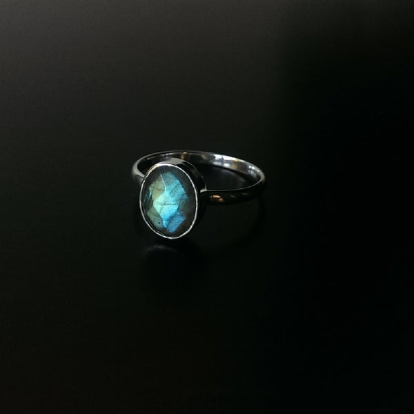 Moon & Milk - 925 Sterling silver labradorite faceted silver ring