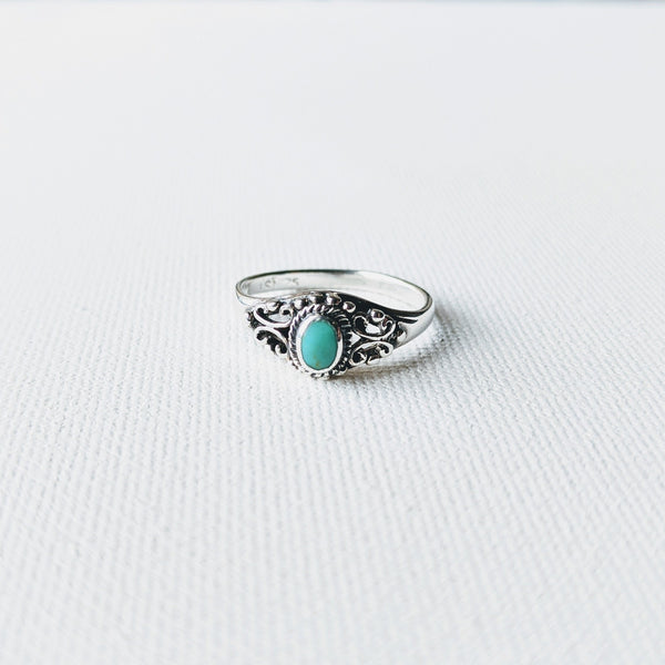 Moon & Milk -925 sterling silver ring with a small turquoise stone and filigree vine design