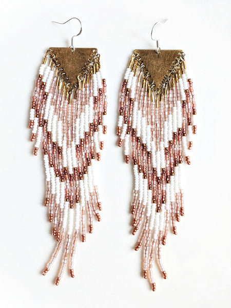 Boucles d'oreilles perlées indigènes roses Gouyen 